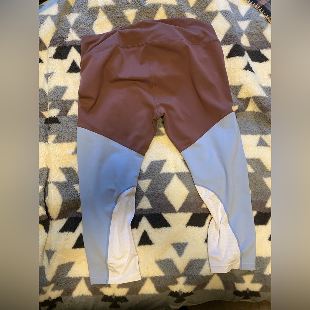 MTA Sport Leggings. 3/4 length. Mauve, Blue, and White. Women’s Size XL. NWOT - Picture 2 of 4